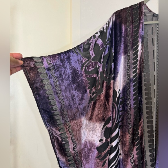 Uno Alla Volta Black Purple Mixed Print Velvet Burnout Duster/Kimono - Picture 3 of 9